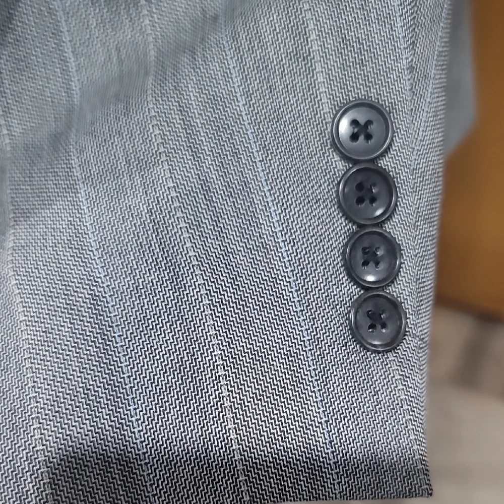 Laughton Hunter Elegant Gray Striped Men's Blazer
